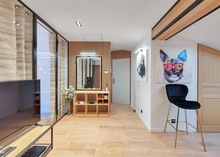 Le Napoleon Chic Et Moderne, L'endroit Parfait Au Coeur De La Banane Daire Cannes